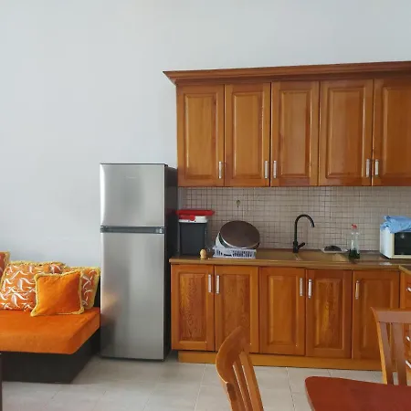 Bral Currila - Peaceful Beachfront Appartamento Durrës