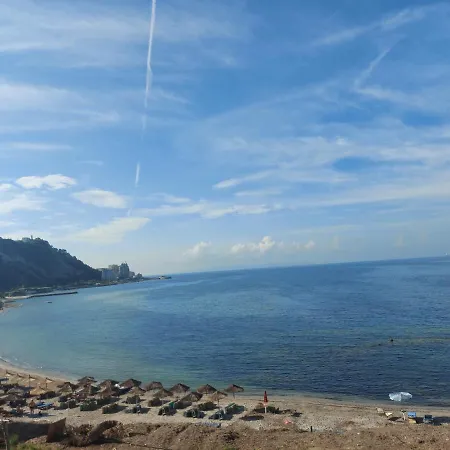 Bral Currila - Peaceful Beachfront