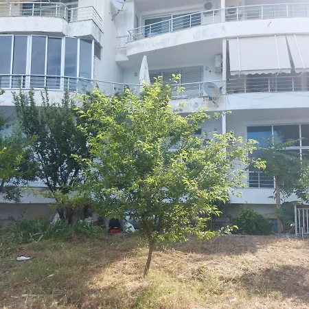 Bral Currila - Peaceful Beachfront