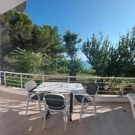 Bral Currila - Peaceful Beachfront Appartamento Durrës