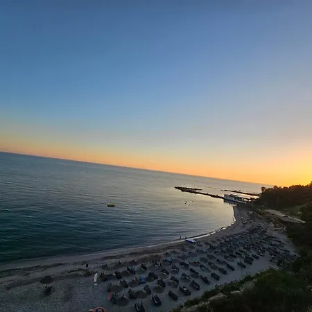 Bral Currila - Peaceful Beachfront Appartamento Durrës