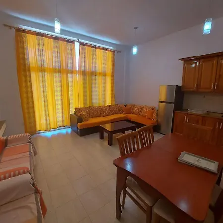 Bral Currila - Peaceful Beachfront Durrës