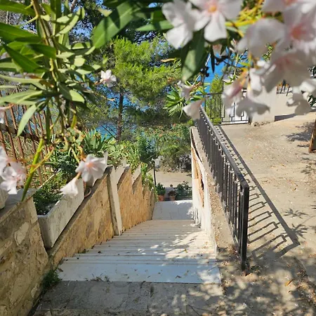 شقة Bral Currila - Peaceful Beachfront